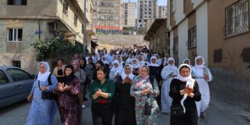 Bi girseyî çûn şîna Bişeng a HPGî