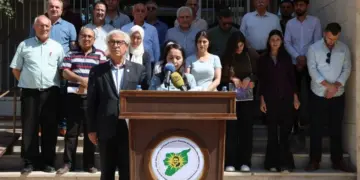 370 kesanê namdaran waşt Abdullah Ocalan bivînê