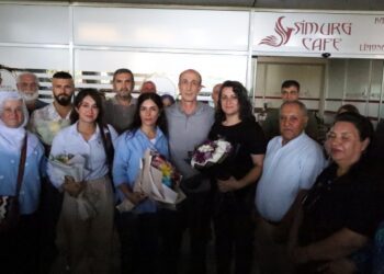 Bi tilîlî û dirûşmeyan ew pêşwazî kirin