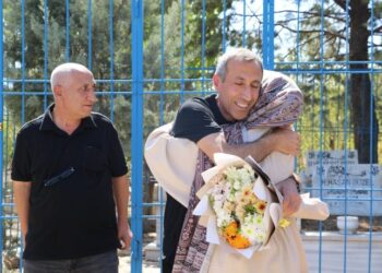 Denîz Guzel bi girseyî ame pêşwazîkerdene