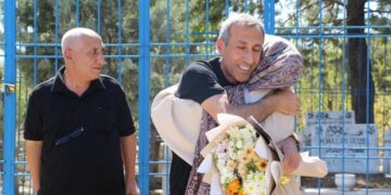 Denîz Guzel bi girseyî ame pêşwazîkerdene