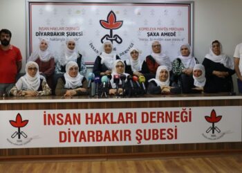 ‘Ma wazenê Birêz Abdullah Ocalanî reyde pêvînayîş bikerê!