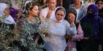 Endamê HPGê Tunç bi dirûşma, ‘Şehîd namirin’ hate definkirin