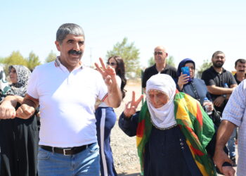 Bi ‘Bijî berxwedana zindanan’ peşwazî kirin