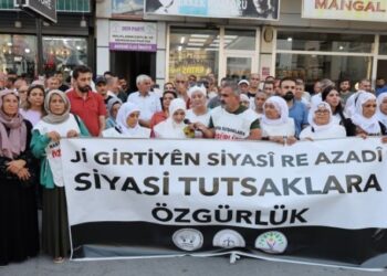 Saziyên Mêrsînê: Ji Abdullah Ocalan û girtiyên siyasî re azadî