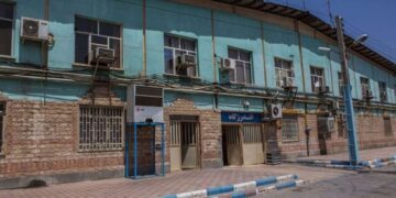 Girtiyên jin di şert û mercên giran de dijîn