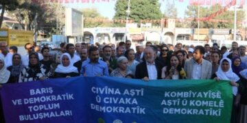 Li Pirsûsê meşa jinan