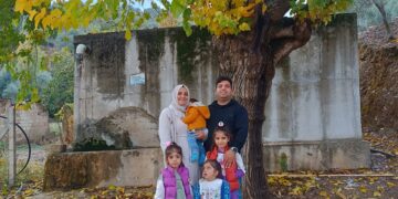 Dayika 4 zarokan girtin û zarok li holê hiştin