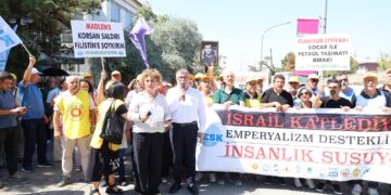 KESKê çelenga reş danî pêş balyozxaneya Îsraîlê