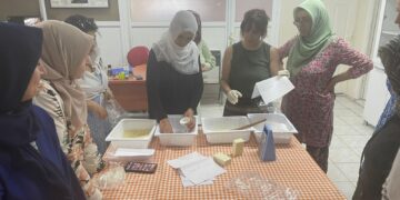 Li ser zayenda civakî atolyeyan li dar dixe