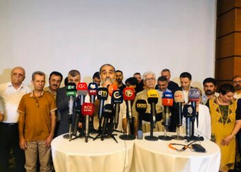 Hozan Diyar: Divê hunermendên Kurd ji bo Kongreya Neteweyî bixebitin