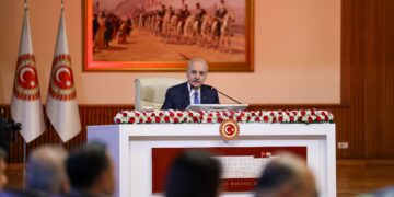 Kurtulmuş: Divê gavên demokratîkbûnê bên axaftin