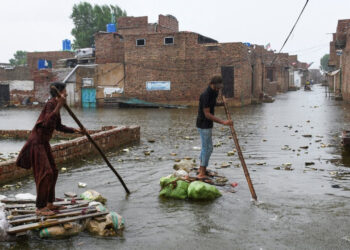 Li Pakistanê 330 kes mirin