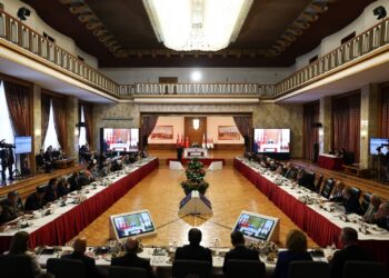 ‘Heke reformên demokratîk neyên kirin dê welat firsendeke dîrokî winda dike’