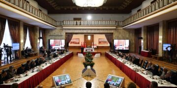 ‘Heke reformên demokratîk neyên kirin dê welat firsendeke dîrokî winda dike’