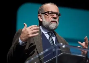 Profesoro Îranij Hamîd Dabaşî: Vengdayîşê Ocalanî gama tewr şorişgir a