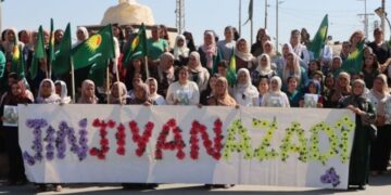 Saziyên demokratîk: Têkoşîna ‘Jin Jiyan Azadî’ bîrdozî ye