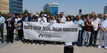 Platforma Bajêr a Amedê: Aştî ne qencî ye, mafê mirovan e