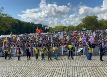 Kurdan di Dortmûndê soza têkoşîna ji bo azadiyê dan