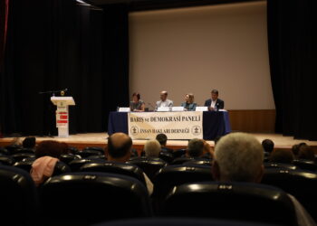 Li Enqereyê panela ‘Aştî û Demokrasiyê’