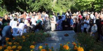 Apê Mûsa li ser gora xwe hate bîranîn