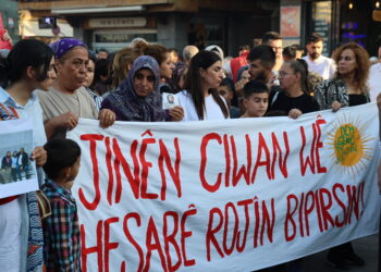 Li Amedê ji bo Rojîn Kabaîş meşiyan