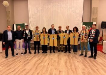 Amedsporê formayên bi Kurdî diyarî Bakirhan û Bayindir kirin