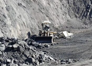 Qileban de kepçeyê kanê komirî ame veşnayene