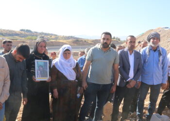 Cenazeyê Arslan li Semsûrê hat definkirin