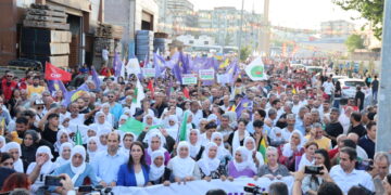 Bayindir: Aştî ferz e, azadî nêzîk e