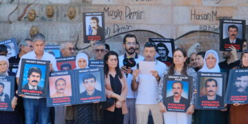 Xizmên Windayan kujerên Mehmet Sîncar pirsîn