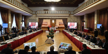 Civîna 10an a Komîsyona Meclisê dest pê kir