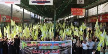 Bi hezaran welatî meşiyan: HSD vîna me ye