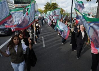 Ji bo azadiya Rêberê Gelê Kurd Abdullah Ocalan dimeşin