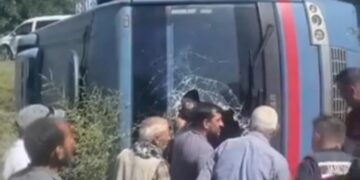 Rînga girtiyan dibir qelibî: 12 kes birîndar bûn