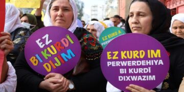 ‘Ganî heqê perwerdeyê bi ziwanê dayîke bêro dayîş’