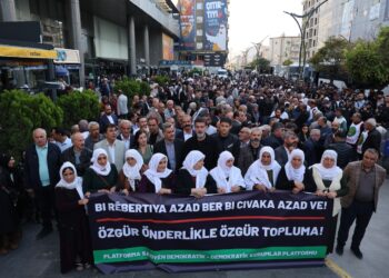 ‘Abdullah Ocalan bi berxwedana xwe komplo pûç kir’