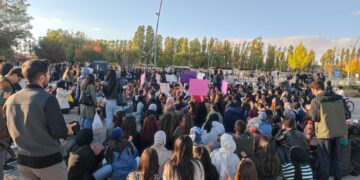 Xwendekarên YYUyê bang li rektor dikin: Heta pirsên me nebersivîne em ji vir naçin