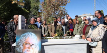 Rojnamegeran Necmettîn Salaz mezela ey ser o ey ard xo vîr