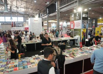 Pêşengeha Pirtûkan ya Amedê dest pê kir