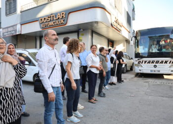 Karwanê azadiyê ji Mêrsînê berê xwe da Enqereyê