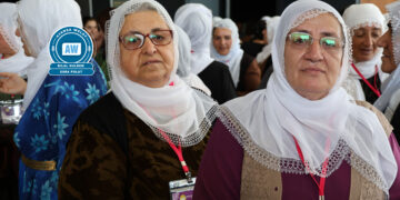 Dayikên Aştiyê: Divê pêşî Kurtulmuş lêborînê ji me bixwaze