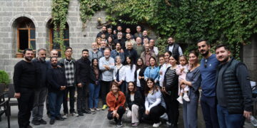 Endamên Koma Amed serdana saziyên çand û ziman kir