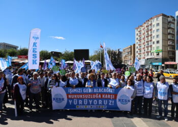 Nûnerên KESKê ji Amedê ber bi Enqereyê ve dest bi meşê kirin 