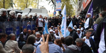 Polîsan meşa KESKê asteng kir