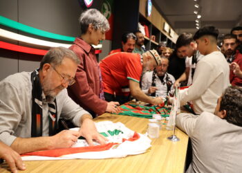 Endamên Koma Amed formayên Amedsporê îmze kirin