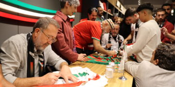 Endamên Koma Amed formayên Amedsporê îmze kirin