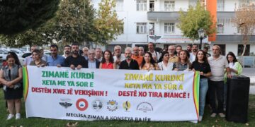 Saziyên demokratîk: Divê zagonên komara demokratîk bên derxistin