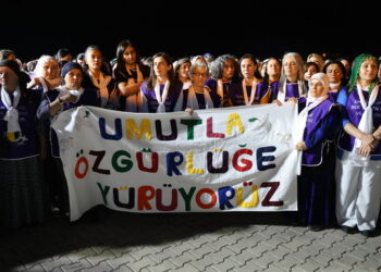 Meşvanên hêviyê gihiştin Curnê Reş: Mafê hêviyê nekin mijara bazarê