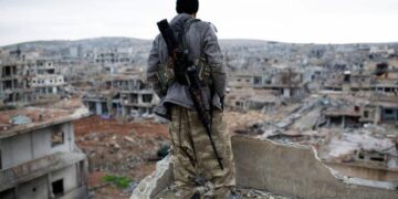 Wê rojê cîhan li dora şervanên kurd bûn yek